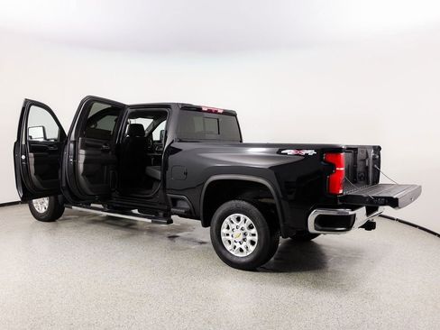 Used 2024 Chevrolet Silverado 2500 LTZ w/ LTZ Convenience Package image 20