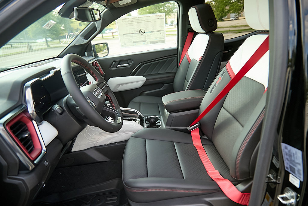 New 2026 GMC Canyon AT4X AWD/4WD image 33