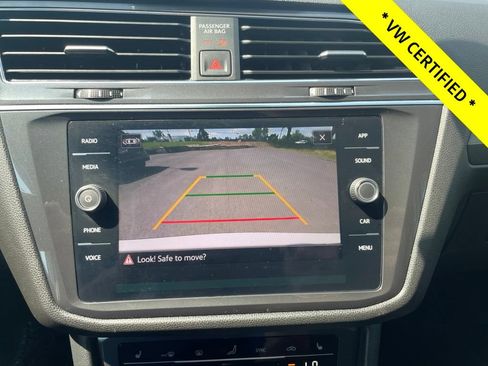 Used 2023 Volkswagen Tiguan SE w/ Panoramic Sunroof Package AWD/4WD image 24