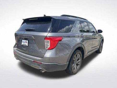 Used 2021 Ford Explorer XLT w/ Equipment Group 202A RWD image 9