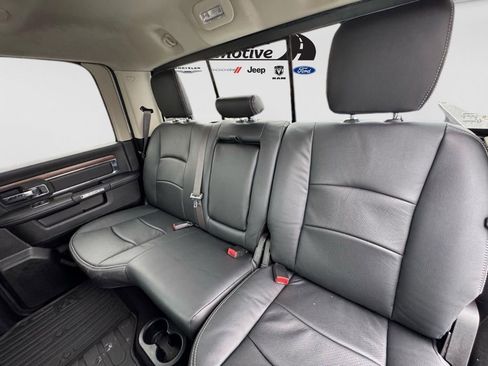 Used 2018 RAM 1500 Laramie AWD/4WD image 11