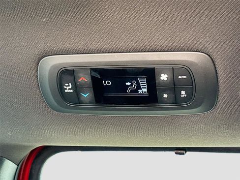 Used 2025 Chrysler Pacifica Select FWD image 25
