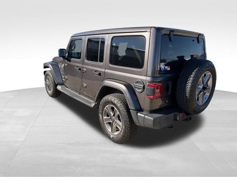 Used 2019 Jeep Wrangler Unlimited Sahara image 7