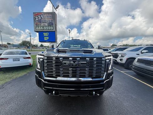 Used 2024 GMC Sierra 3500 Denali Ultimate AWD/4WD image 9