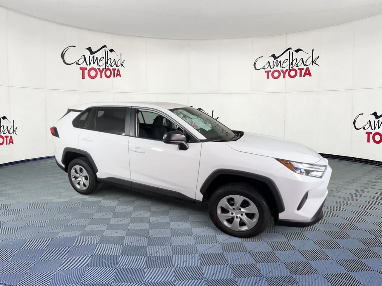Used 2025 Toyota RAV4 LE AWD/4WD image 2