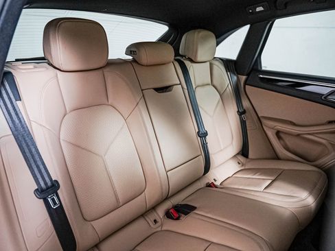New 2026 Porsche Macan AWD/4WD image 6