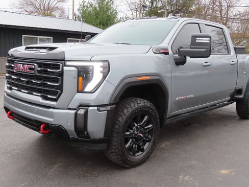 Used 2024 GMC Sierra 2500 AT4 w/ AT4 Premium Plus Package image 9