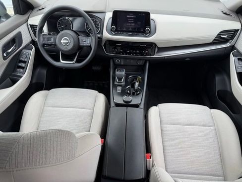 Certified 2022 Nissan Rogue SV image 26