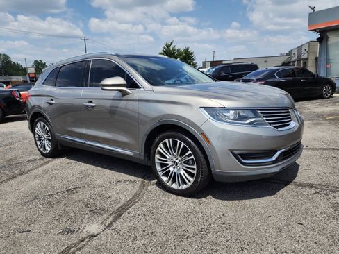 Used 2016 Lincoln MKX Reserve FWD image 2