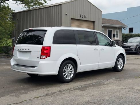 Used 2020 Dodge Grand Caravan SXT FWD image 4