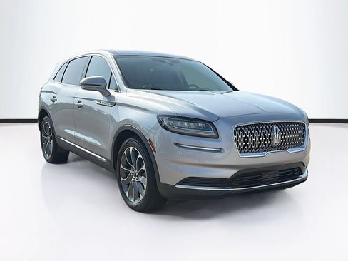Used 2022 Lincoln Nautilus Reserve w/ Luxury Package AWD/4WD image 3