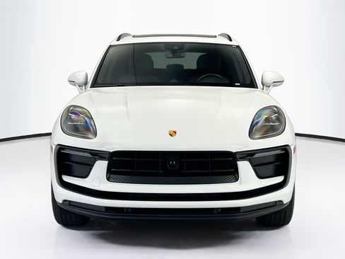 Certified 2023 Porsche Macan AWD/4WD image 10