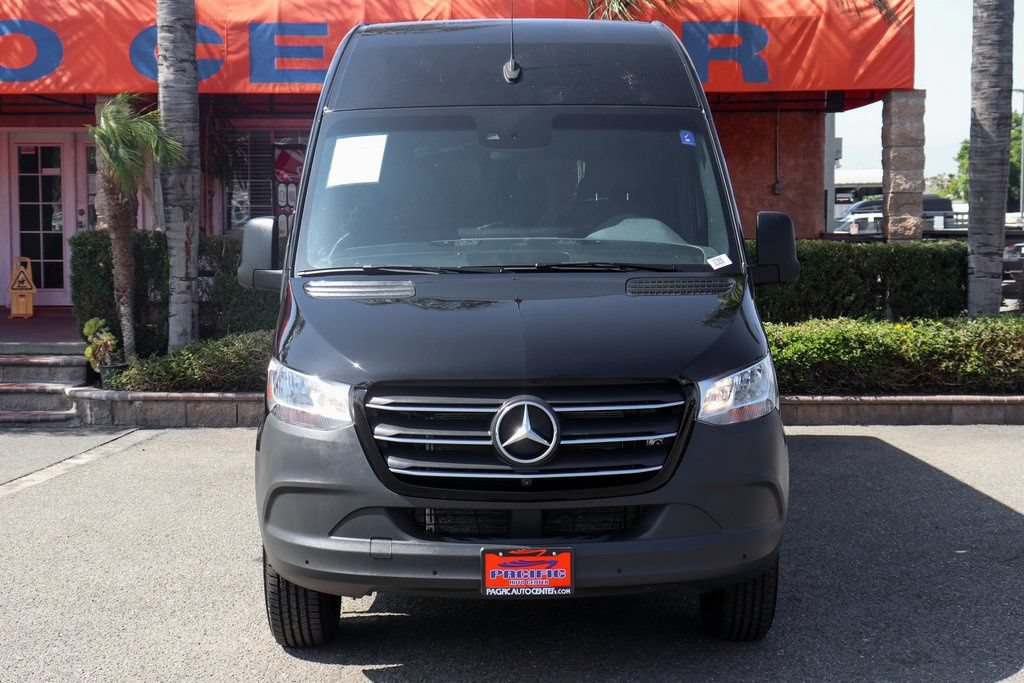 Used 2023 Mercedes-Benz Sprinter 2500 image 3