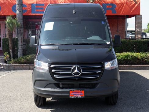 Used 2023 Mercedes-Benz Sprinter 2500 image 3