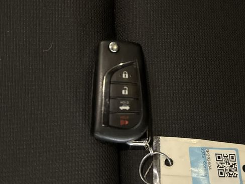 Used 2025 Toyota Corolla LE FWD image 27