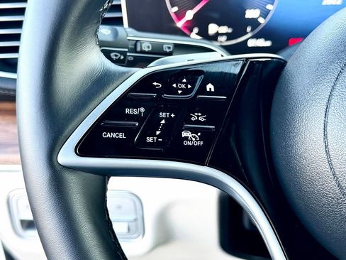 Used 2025 Mercedes-Benz GLS 450 4MATIC image 24