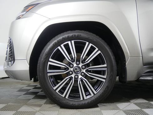Used 2024 Lexus LX 600 4WD w/ Appearance Package image 7