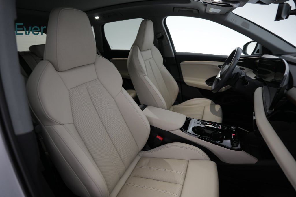 Used 2025 Audi Q6 e-tron Premium Plus AWD/4WD image 23
