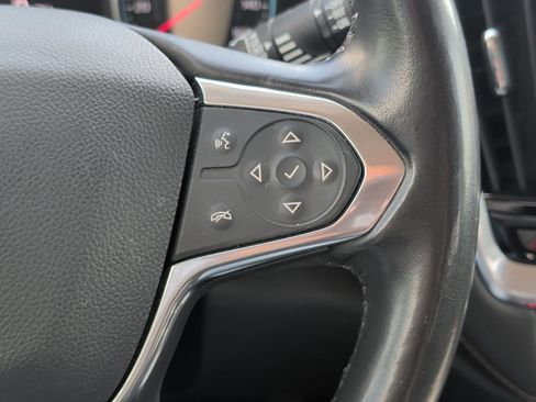 Used 2020 Chevrolet Traverse LT FWD image 15