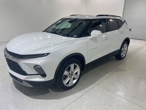 New 2026 Chevrolet Blazer LT w/ LPO, Black Sport Package image 8