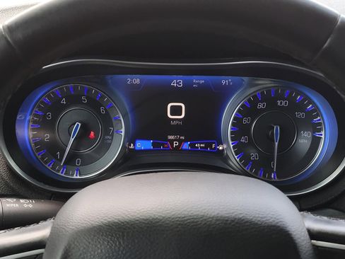 Used 2019 Chrysler 300 Touring w/ Sport Appearance Package RWD image 25