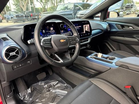 Used 2025 Chevrolet Equinox EV LT w/ Convenience Package FWD image 20