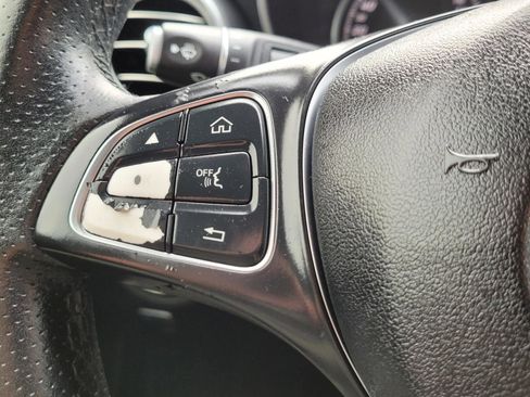 Used 2018 Mercedes-Benz GLC 300 4MATIC image 33
