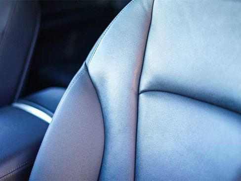 Used 2023 Audi Q7 Premium w/ Convenience Package image 26