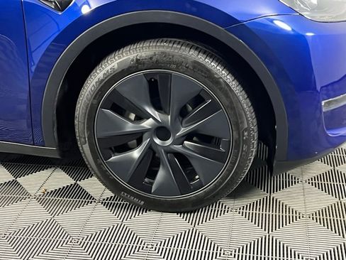 Used 2024 Tesla Model Y Long Range image 8