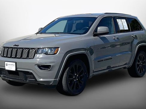 Used 2019 Jeep Grand Cherokee Altitude AWD/4WD image 4