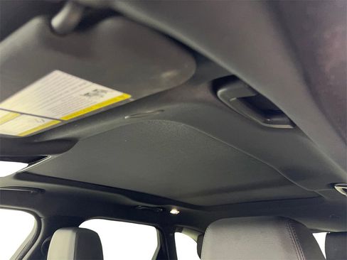 Used 2025 Land Rover Range Rover Velar Dynamic SE image 67