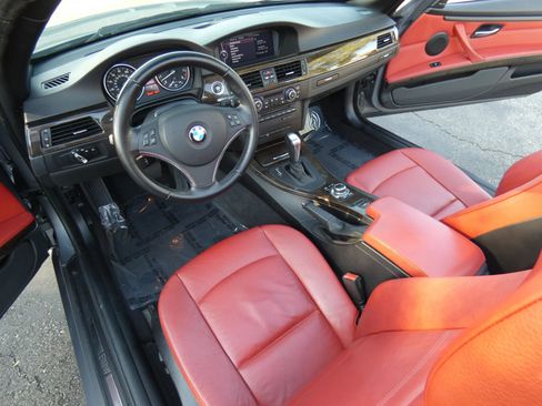 Used 2013 BMW 328i Convertible image 16