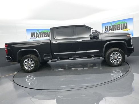 Used 2024 Chevrolet Silverado 2500 High Country w/ High Country Premium Package AWD/4WD image 7