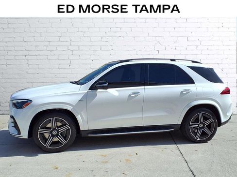 Used 2025 Mercedes-Benz GLE 450e 4MATIC image 2