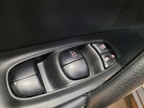 Used 2019 Nissan Rogue SV AWD/4WD image 27