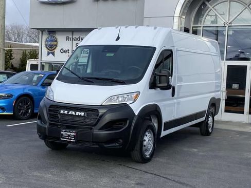 New 2024 RAM ProMaster 2500 w/ Convenience Group image 3