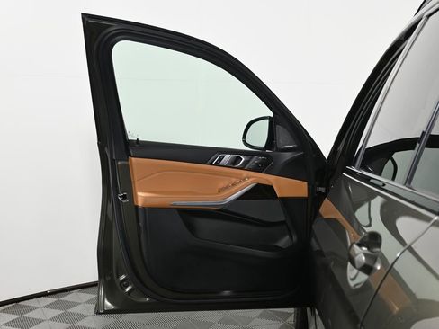 Certified 2023 BMW X7 xDrive40i w/ M Sport Package image 29