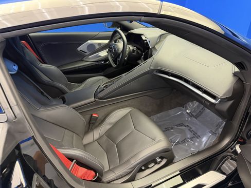 Used 2025 Chevrolet Corvette Stingray Preferred Cpe w/ Z51 Performance Package RWD image 27