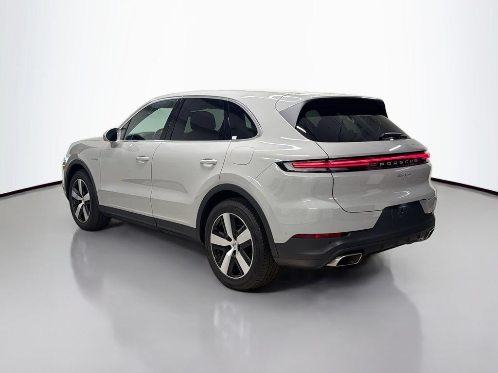 Certified 2025 Porsche Cayenne E-Hybrid AWD/4WD image 3