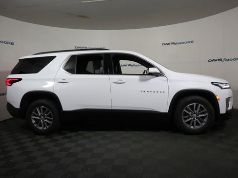 Used 2023 Chevrolet Traverse LT FWD image 4