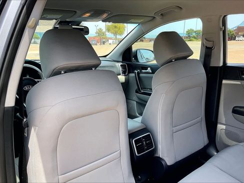 Certified 2022 Kia Sportage LX FWD image 10