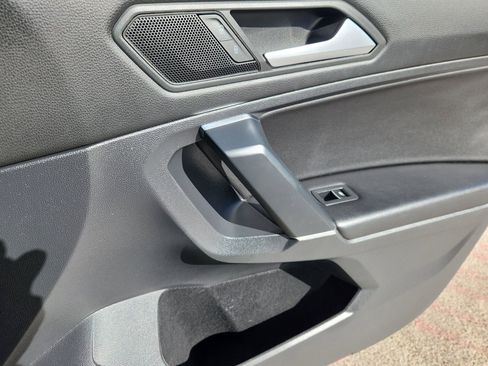 Used 2020 Volkswagen Tiguan SEL image 15