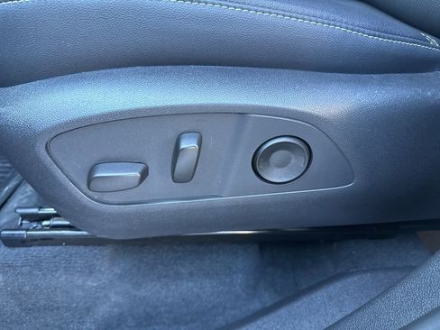 Used 2026 Chevrolet Traverse LT w/ Midnight/Sport Edition image 24