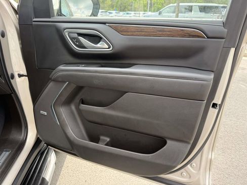 Used 2021 Chevrolet Tahoe Premier AWD/4WD image 14