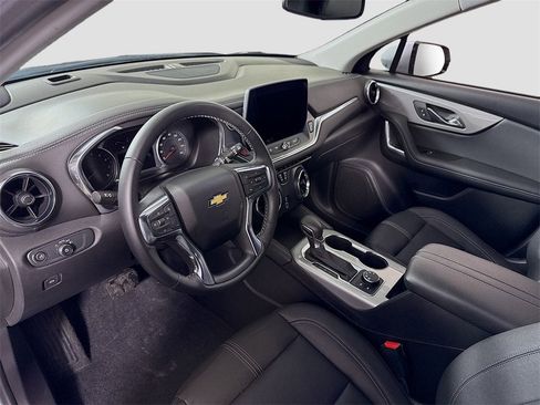 Used 2024 Chevrolet Blazer LT image 3