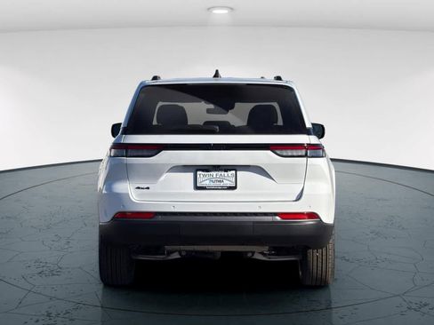 New 2026 Jeep Grand Cherokee Altitude AWD/4WD image 7