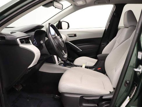 Used 2023 Toyota Corolla Cross LE FWD image 32