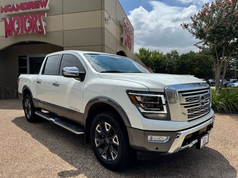Used 2024 Nissan Titan Platinum Reserve w/ Moonroof Package AWD/4WD image 11