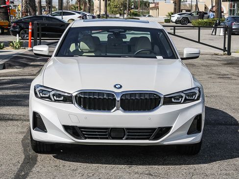 Used 2024 BMW 330e image 2