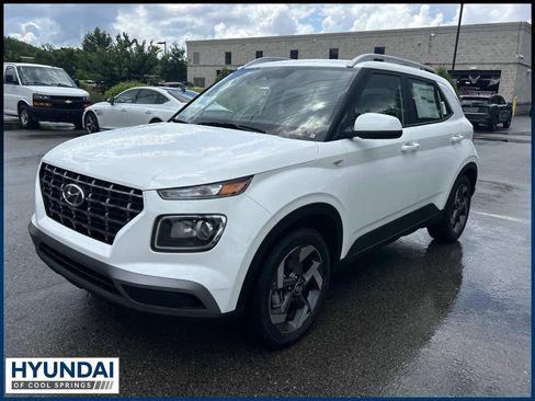New 2026 Hyundai Venue SEL FWD image 3